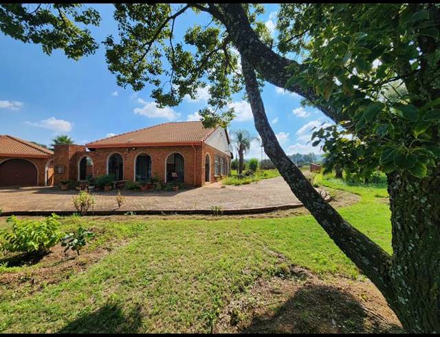 FARM FOR SALE IN KAMEELDRIFT WEST